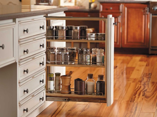 Base Pull-Out Pantry - KraftMaid